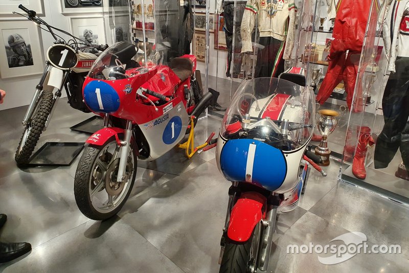 MV Agusta 350 e Yamaha YZR 350 in esposizione