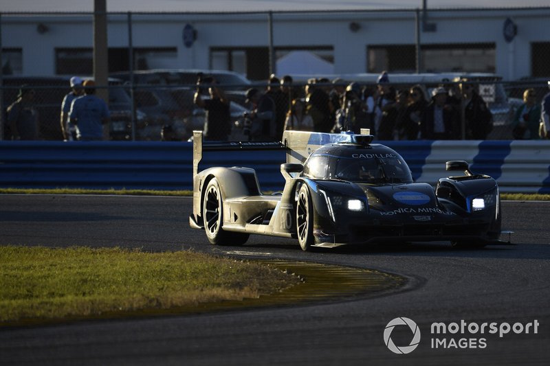 #10 Konica Minolta Cadillac DPi-V.R. Cadillac DPi, DPi: Renger Van Der Zande, Ryan Briscoe, Scott Dixon, Kamui Kobayashi