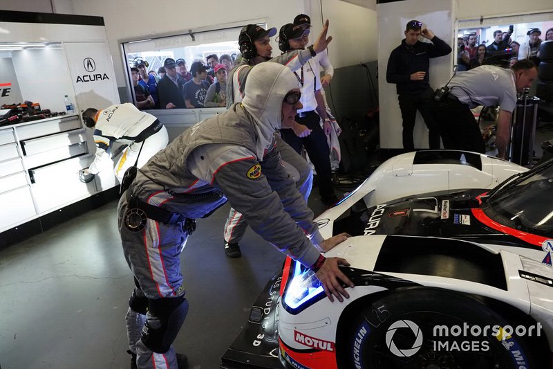 #7 Acura Team Penske Acura DPi: Ricky Taylor, Helio Castroneves, Alexander Rossi
