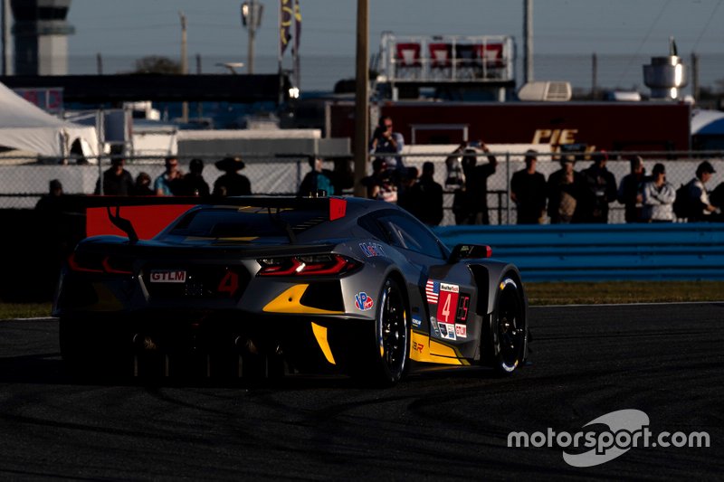 #4 Corvette Racing Corvette C8.R: Oliver Gavin, Tommy Milner, Marcel Fässler