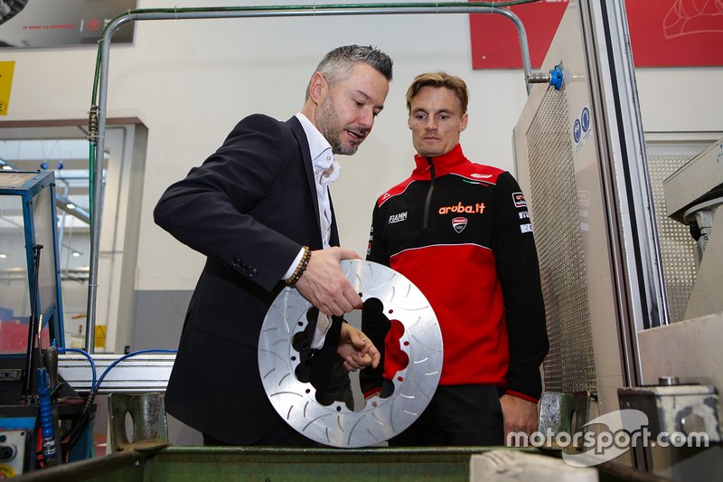 Visita di Chaz Davies agli stabilimenti Brembo