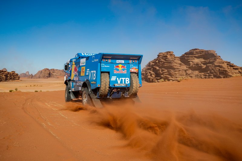 #511 Team KAMAZ Master: Andrey Karginov, Andrey Mokeev, Igor Leonov