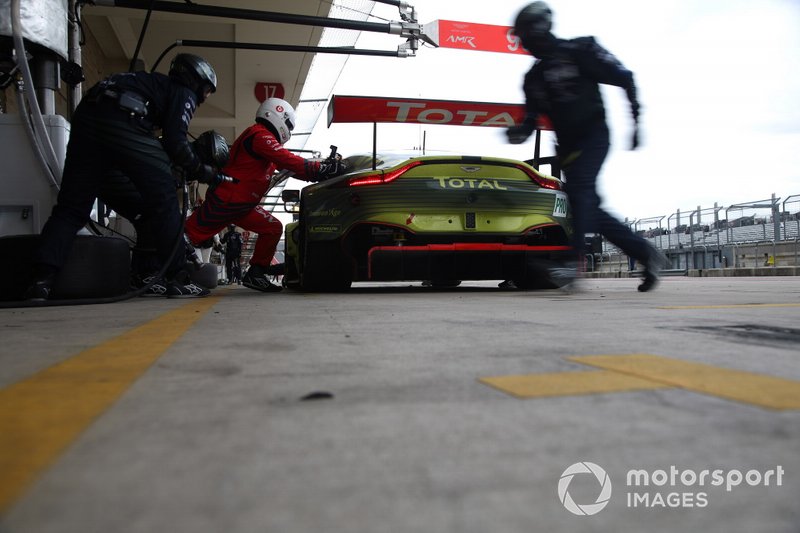 #98 Aston Martin Racing Aston Martin Vantage: Paul Dalla Lana, Darren Turner, Ross Gunn 