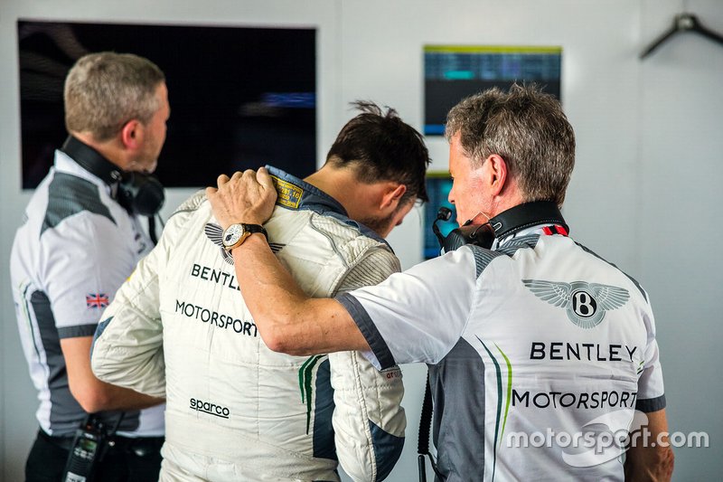 Bentley Team M-Sport garage atmosphere