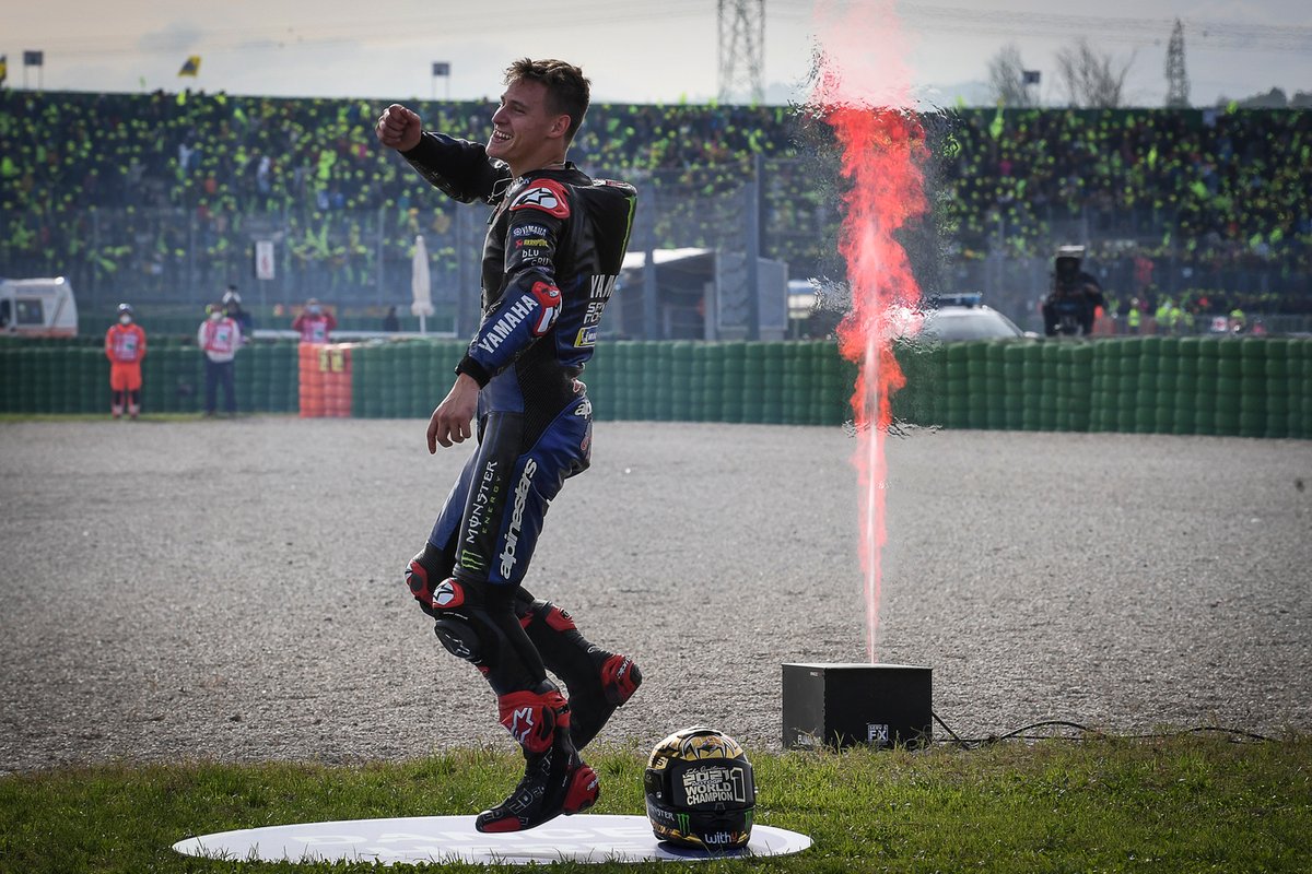 El Campeón del Mundo Fabio Quartararo, Yamaha Factory Racing celebra