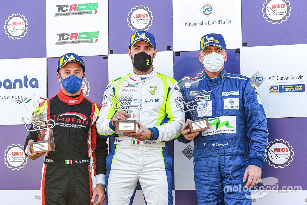 Il podio di Gara 2 del DSG: primo posto, Matteo Poloni, Race Lab, Audi RS 3 LMS TCR, secondo posto, Riccardo Romagnoli, Proteam Racing, Volkswagen Golf GTI DSG TCR Michele Imberti, Elite Motorsport, Cupra TCR