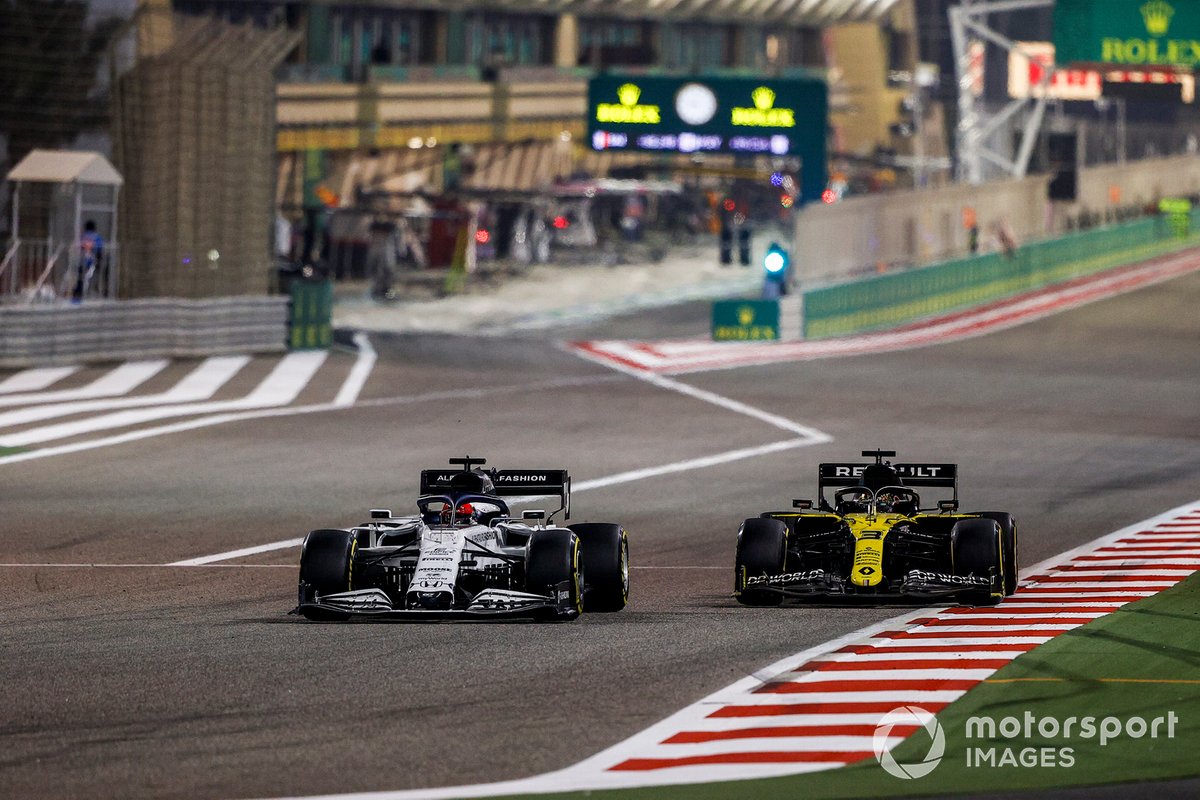 Daniil Kvyat, AlphaTauri AT01, Daniel Ricciardo, Renault F1 Team R.S.20
