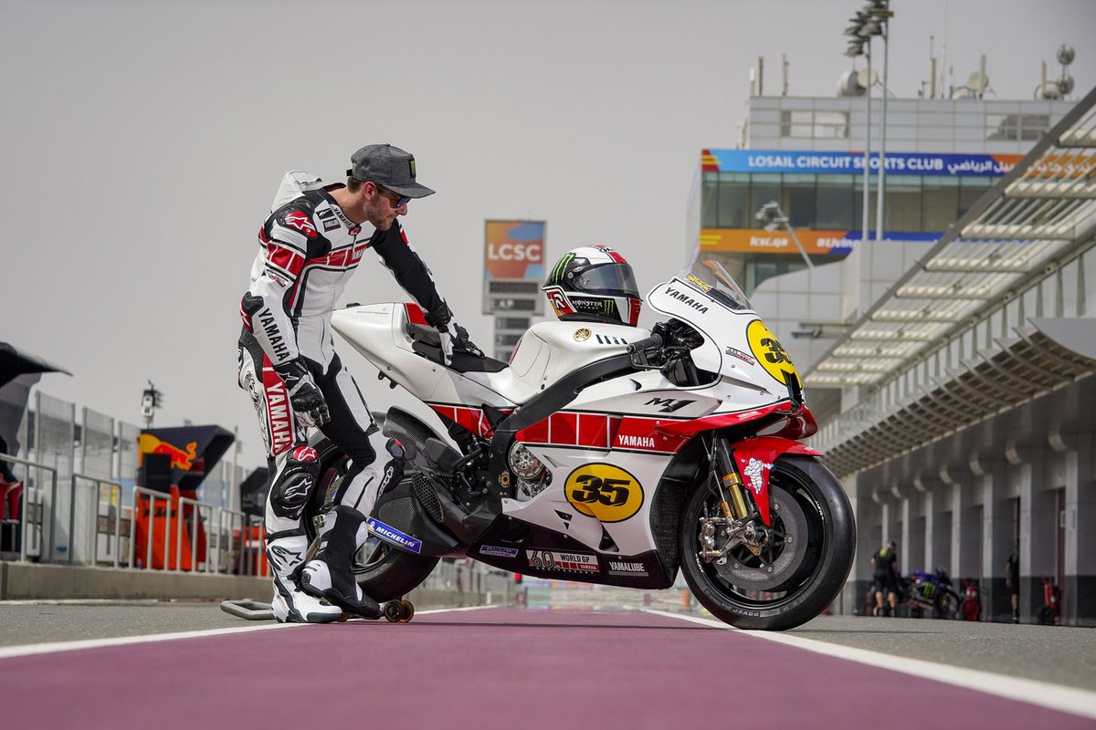 Cal Crutchlow, collaudatore Yamaha Factory Racing MotoGP con la Yamaha YZR-M1, livrea speciale per il 60esimo anniversario