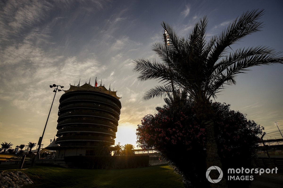 El atardecer sobre el circuito