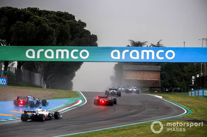 Fernando Alonso, Alpine A521, Sebastian Vettel, Aston Martin AMR21, Nicholas Latifi, Williams FW43B, Nikita Mazepin, Haas VF-21