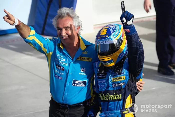 Flavio Briatore y Fernando Alonso, Renault F1 Team, celebran la victoria en parc fermé