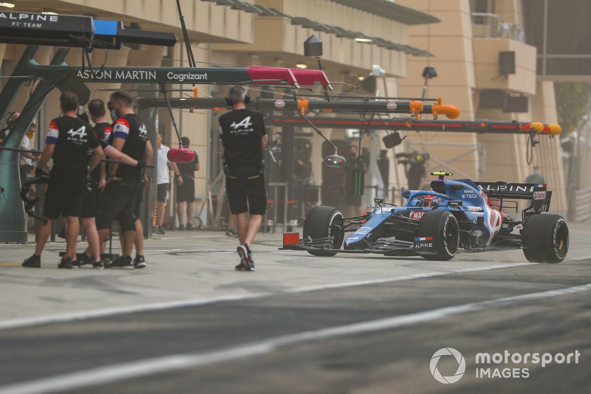 Esteban Ocon, Alpine A521, comes into the pits