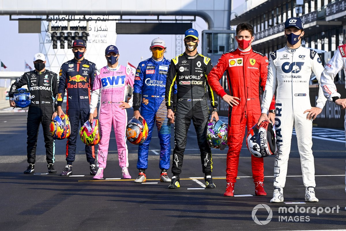 Foto de grupo de los pilotos al final de la temporada