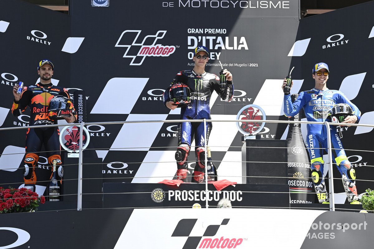 Podio: segundo lugar Miguel Oliveira, Red Bull KTM Factory Racing, ganador Fabio Quartararo, Yamaha Factory Racing, tercer lugar Joan Mir, Team Suzuki MotoGP
