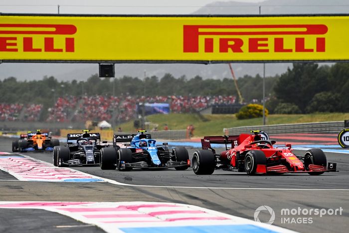 Carlos Sainz, Ferrari SF21, Esteban Ocon, Alpine A521, Pierre Gasly, AlphaTauri AT02