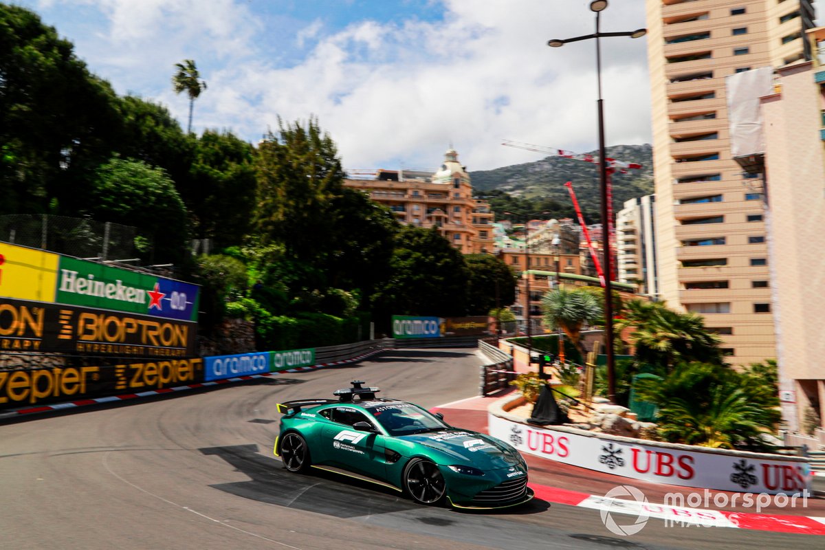 Safety Car in pista