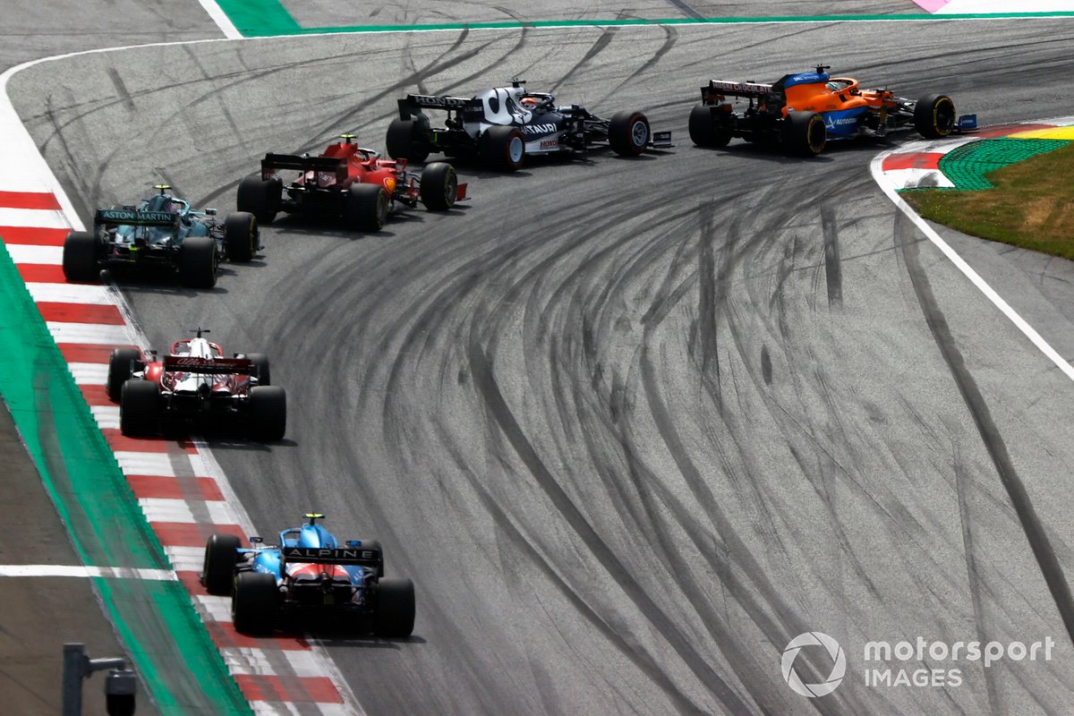 Daniel Ricciardo, McLaren MCL35M, Yuki Tsunoda, AlphaTauri AT02, Carlos Sainz Jr., Ferrari SF21, Sebastian Vettel, Aston Martin AMR21