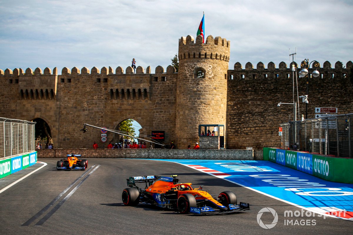 Lando Norris, McLaren MCL35M, Daniel Ricciardo, McLaren MCL35M