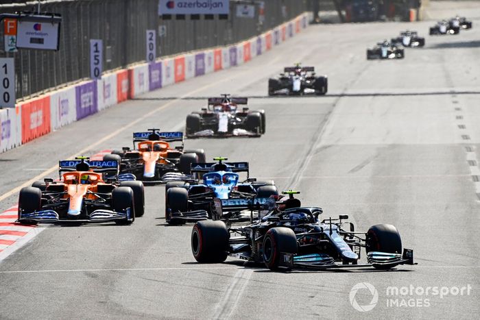 Valtteri Bottas, Mercedes W12, Esteban Ocon, Alpine A521, Lando Norris, McLaren MCL35M