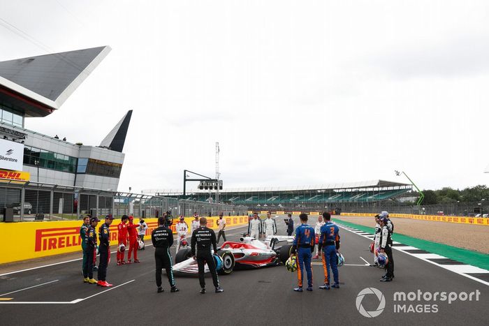 El evento de lanzamiento del coche de Fórmula 1 de 2022 en la parrilla de Silverstone