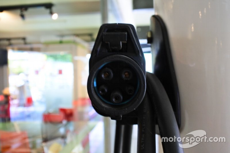 Head charging unit SPLU Kuningan, Jakarta Selatan