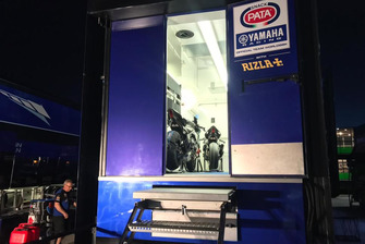 Lewis Hamilton test een Yamaha Superbike op Jerez