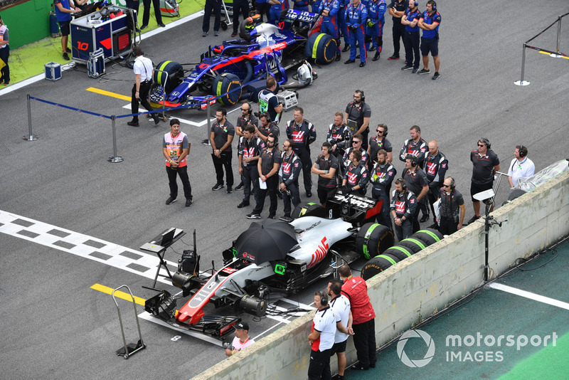 Haas F1 Team during the National Anthem on the grid 