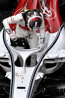 Charles Leclerc, Sauber C37 dans le Parc Fermé