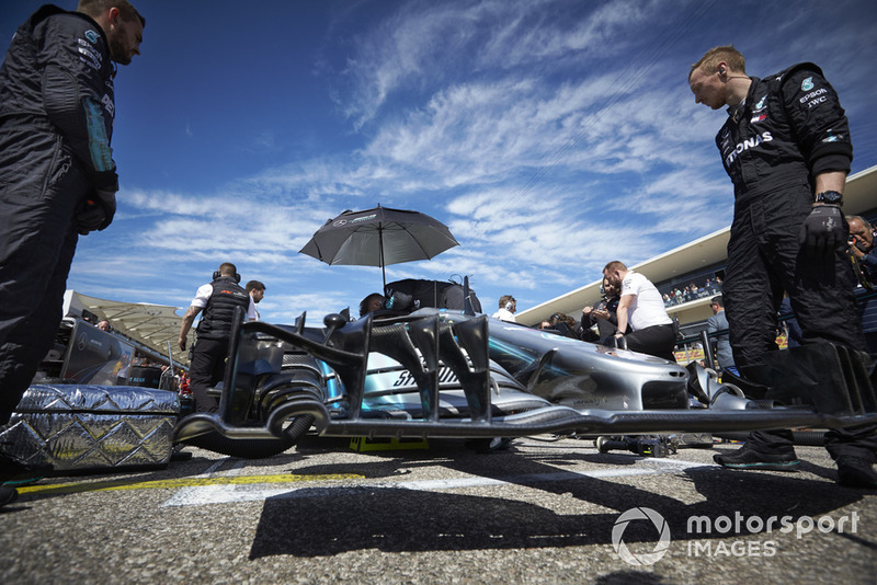 Механіки, Валттері Боттас, Mercedes AMG F1 W09
