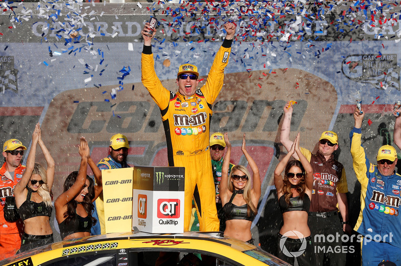 Race winner Kyle Busch, Joe Gibbs Racing, Toyota Camry M&M's