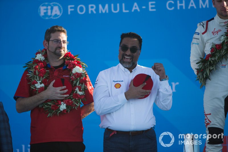 Dilbagh Gill, CEO, Team Principal, Mahindra Racing, sul podio
