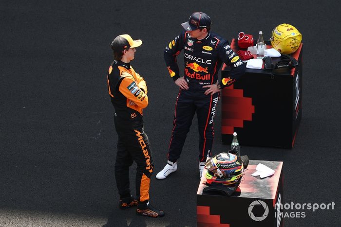 Oscar Piastri, McLaren, Max Verstappen, Red Bull Racing