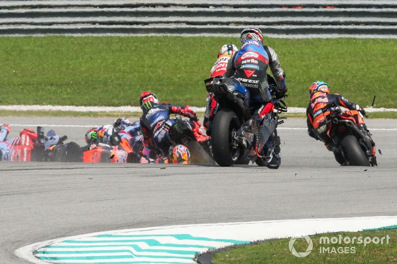Jack Miller, Red Bull KTM Factory Racing, Fabio Quartararo, Yamaha Factory Racing, Brad Binder, Red Bull KTM Factory Racing Crash