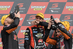 Podium: winners Will Davison, Jonathon Webb, Tekno Autosports Holden