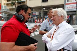 Alfonso de Orléans-Borbón, Racing Engineering, speaks with Charlie Whiting, Race Director, FIA