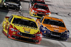Joey Logano, Team Penske, Ford; Brad Keselowski, Team Penske, Ford