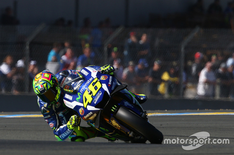 Valentino Rossi fazendo de tudo para melhorar sua marca