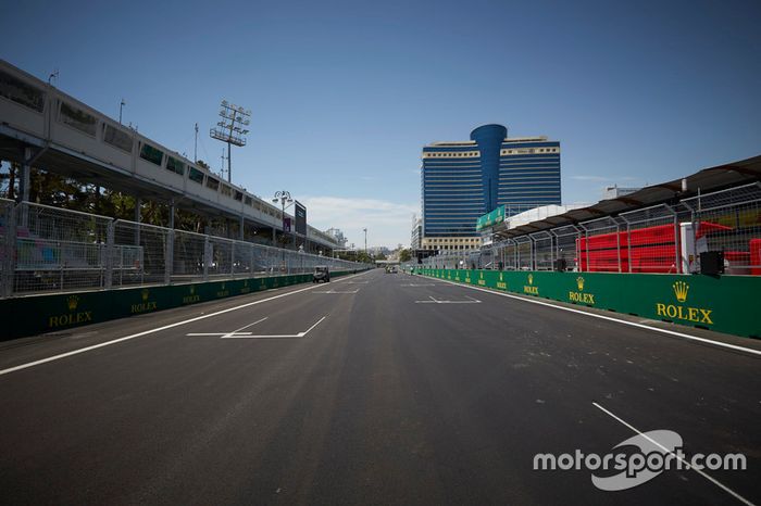 Con una recta principal muy larga