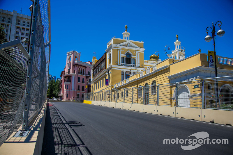 Circuito de la ciudad de Bakú, salida de la curva 15