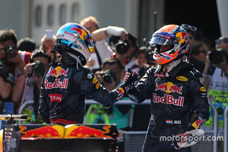 Race winner Daniel Ricciardo, Red Bull Racing and second place Max Verstappen, Red Bull Racing