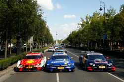 The cars with Augusto Farfus, BMW Team MTEK, BMW M4 DTM, Paul Di Resta, Mercedes-AMG Team HWA, Merce
