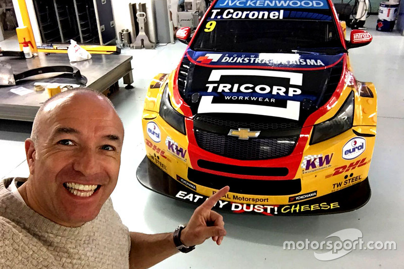 Das WTCC-Auto von Tom Coronel, ROAL Motorsport, erhält sein Farbdesign 