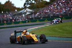Kevin Magnussen, Renault Sport F1 Team RS16