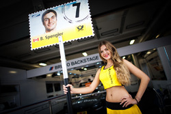 Gridgirl für Bruno Spengler, BMW Team MTEK, BMW M4 DTM