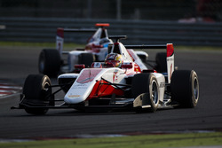 Charles Leclerc, ART Grand Prix devance Alexander Albon, ART Grand Prix