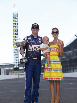 Race winner Kyle Busch, Joe Gibbs Racing Toyota