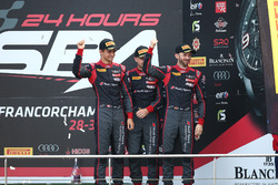 Podio: al terzo posto #28 Belgian Audi Club Team WRT, Audi R8 LMS: Nico Müller, René Rast, Laurens V