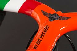 Dettaglio della bici Orange1 by Colnago dedicata alla 24 Ore di Spa