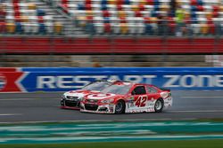 Fotofinish: Kyle Larson, Chip Ganassi Racing Chevrolet, und Chase Elliott, Hendrick Motorsports Chev