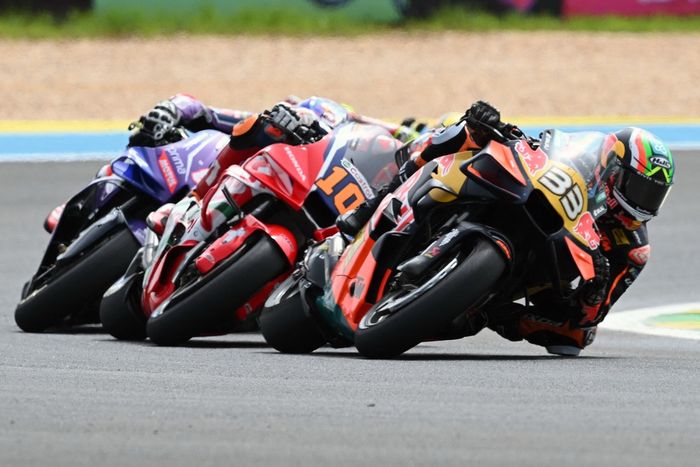 Brad Binder, Red Bull KTM Factory Racing, Luca Marini, Honda HRC